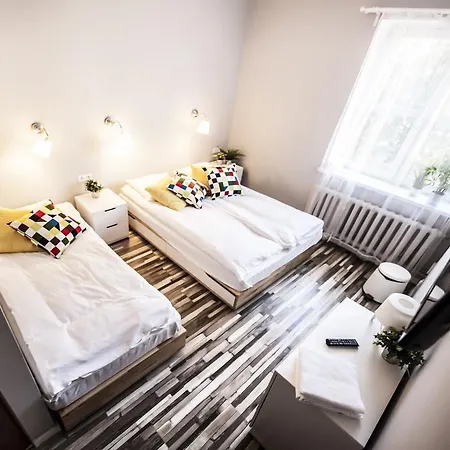 Hostel Za Murami