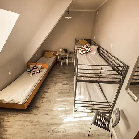 Za Murami بيت شباب